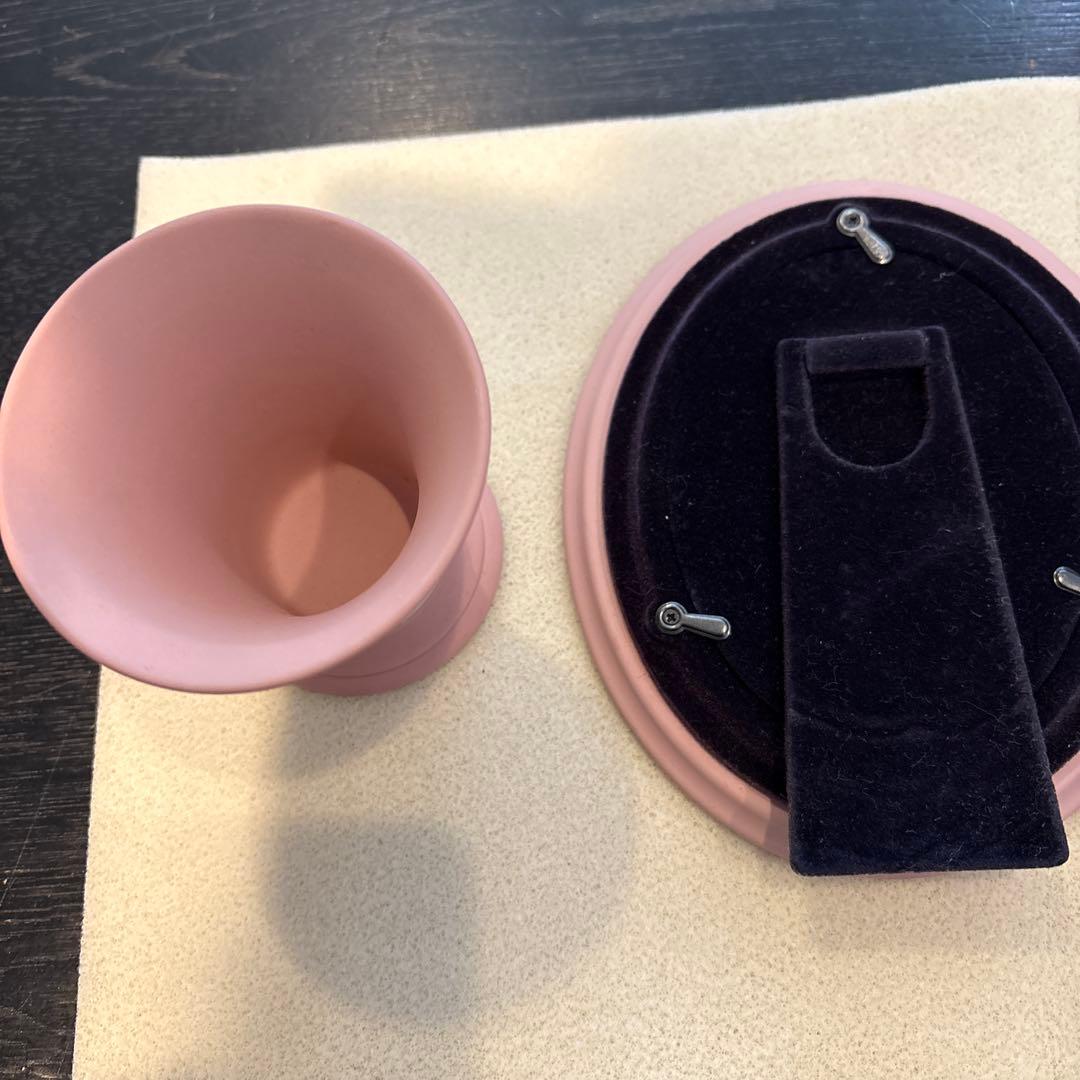 ウエッジウッド ピンクジャスパーの写真立てと花瓶