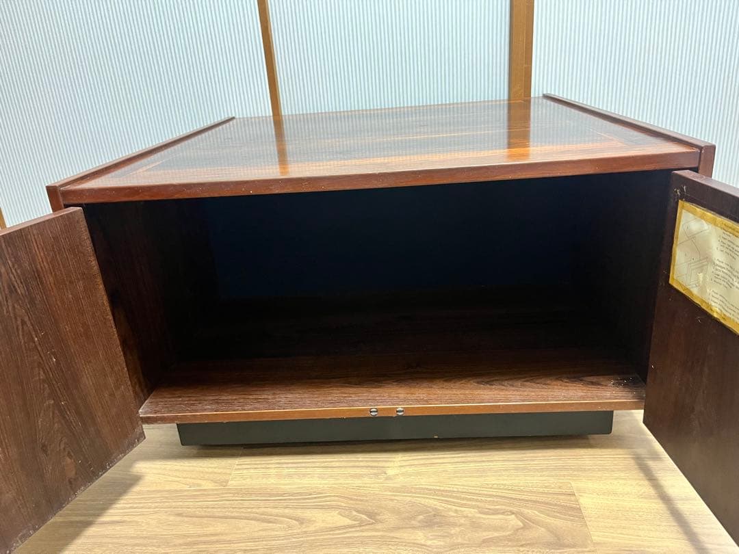 ローズウッド製キャビネット