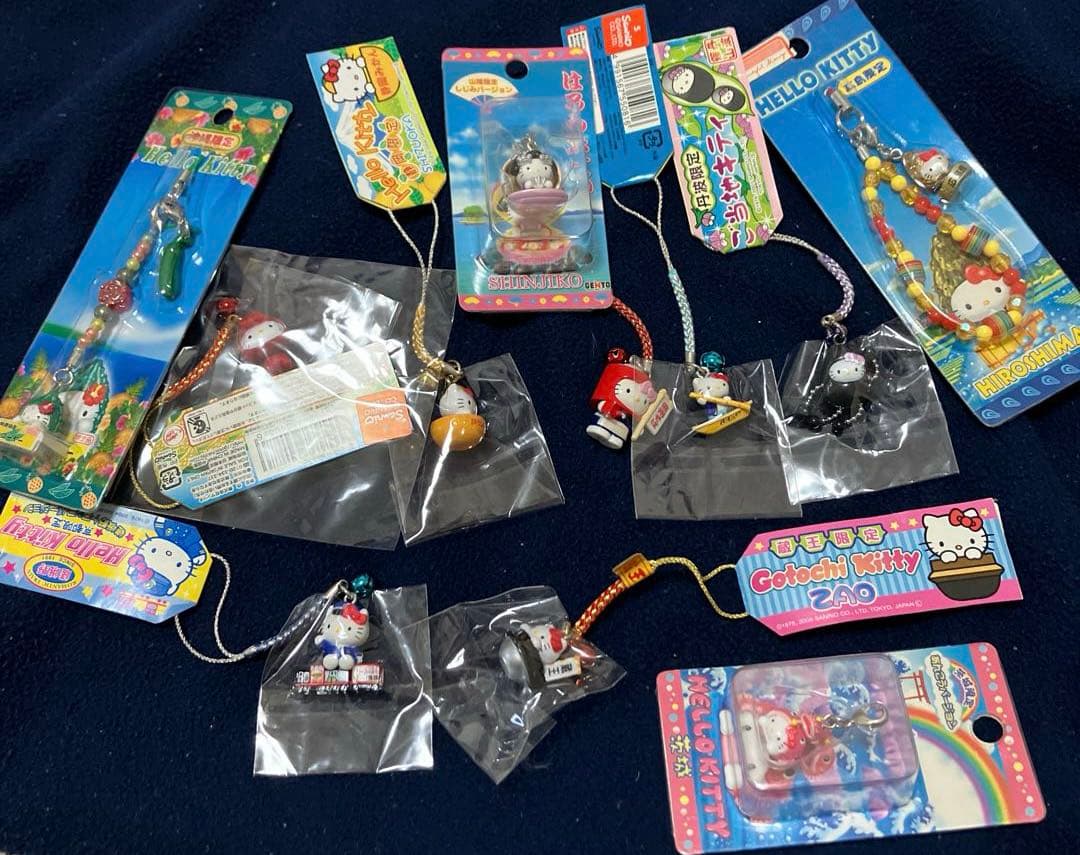 サンリオグッズまとめ売りご当地キティ根付ストラップファスナーマスコットなど