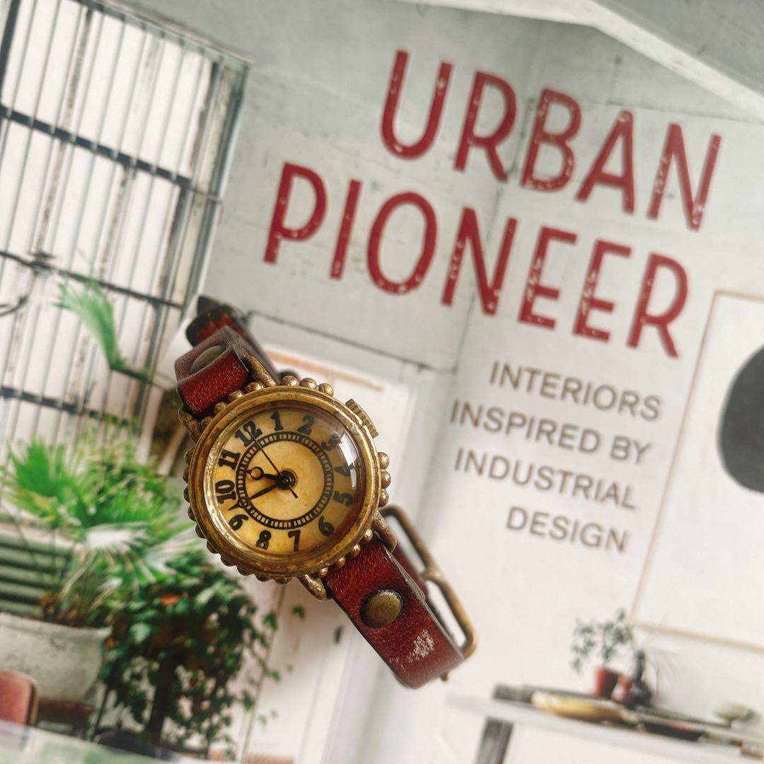 【日本製】時計職人が作ったブレスレットのような華奢腕時計