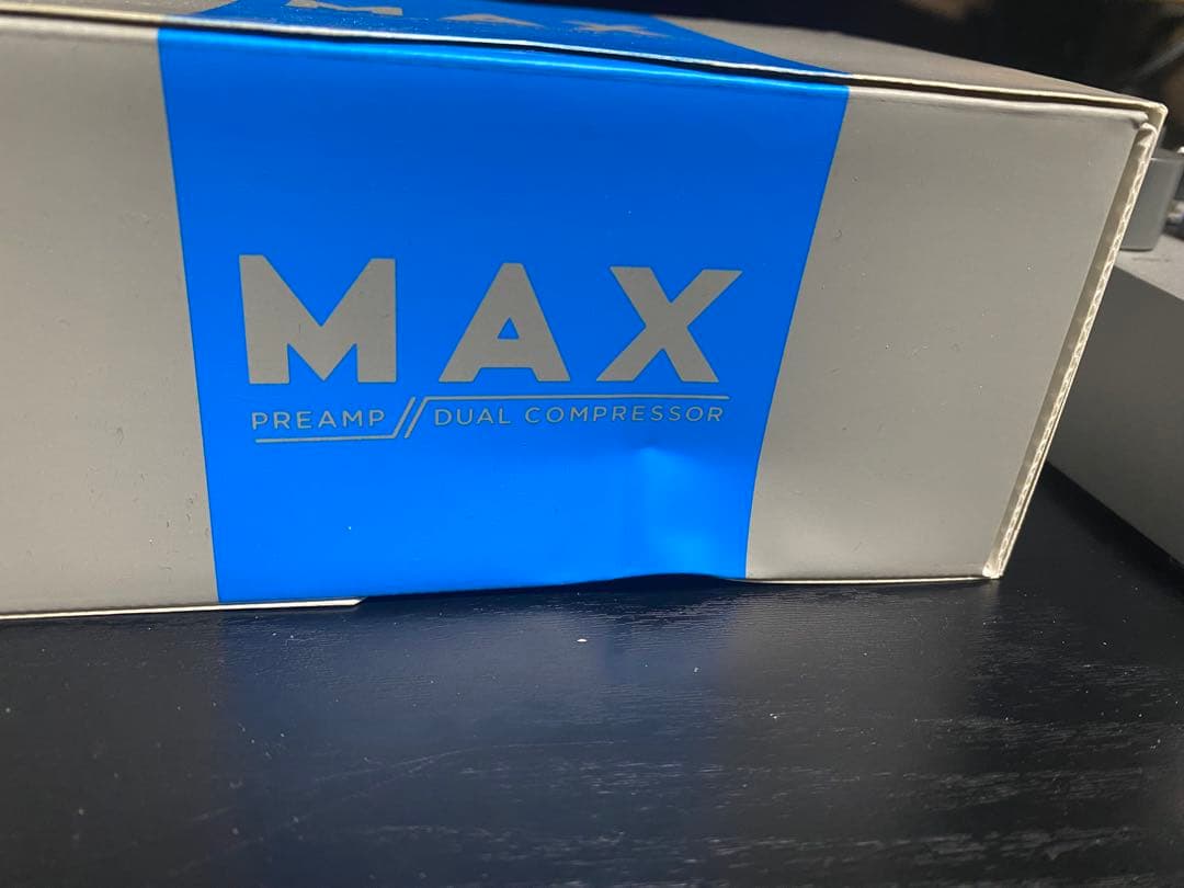 ギター Universal Audio MAX