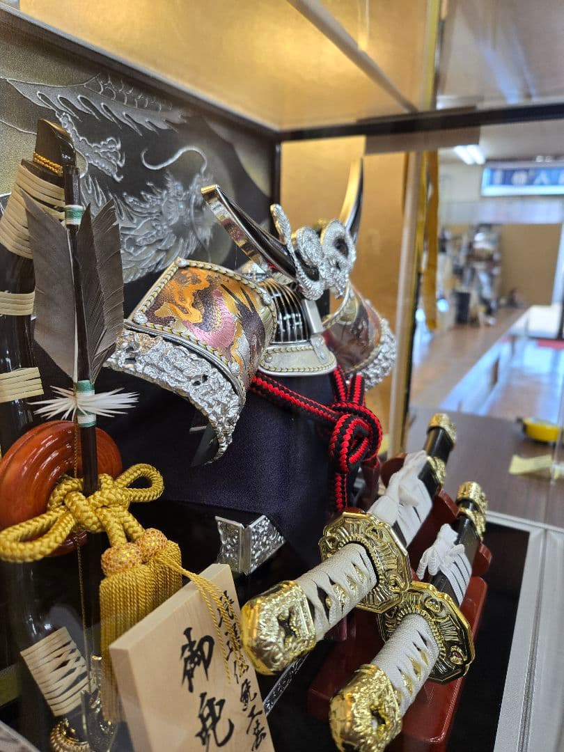 【展示品限り】五月人形　兜　伊達政宗　ケース飾り　※閉店セール　K18