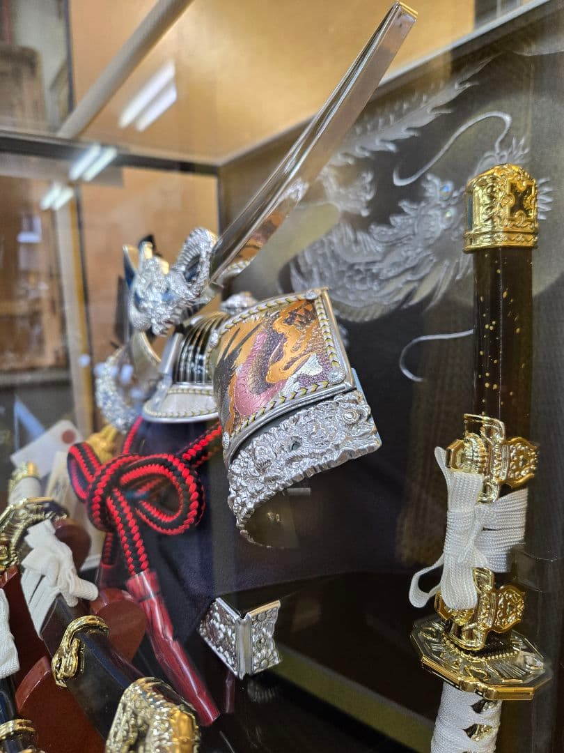 【展示品限り】五月人形　兜　伊達政宗　ケース飾り　※閉店セール　K18