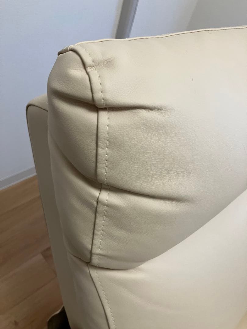 リクライニングチェア　マツエク　ネイル　ホワイトニング　サロン