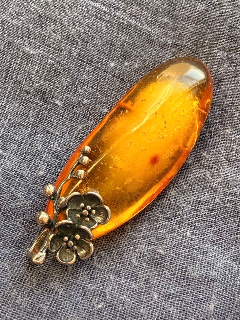 琥珀（バルト海産） ・バチカン：SV925（純銀）