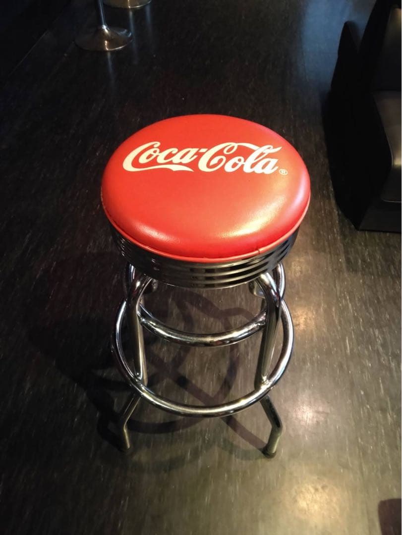 【ZEKUUページ】 Coca-Cola レトロテーブルと椅子セット