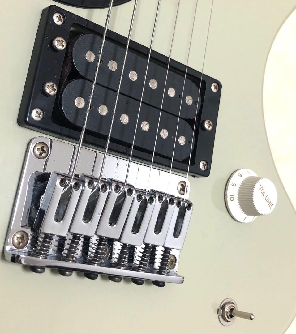 【美品】ZO-3 グレー アンプ内蔵ミニギター ディストーションSW付 ケース