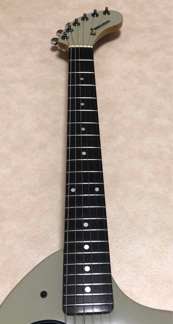 【美品】ZO-3 グレー アンプ内蔵ミニギター ディストーションSW付 ケース