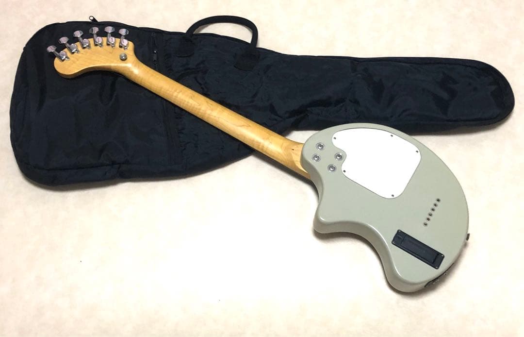 【美品】ZO-3 グレー アンプ内蔵ミニギター ディストーションSW付 ケース