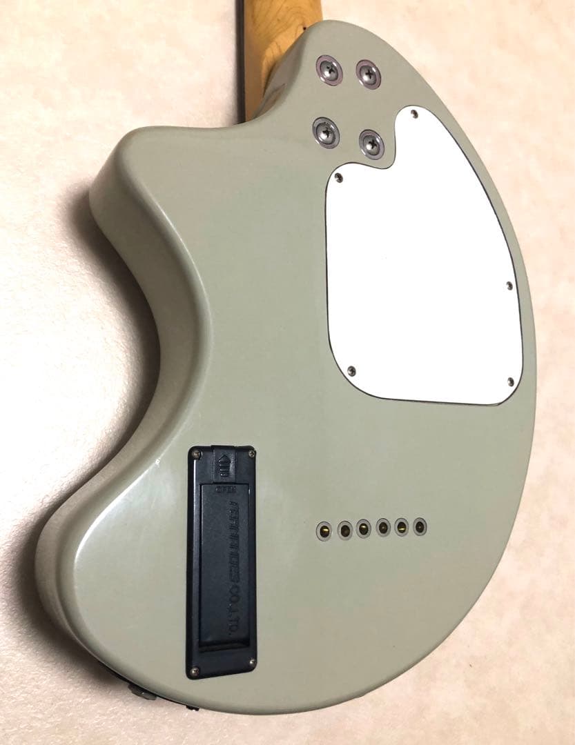 【美品】ZO-3 グレー アンプ内蔵ミニギター ディストーションSW付 ケース