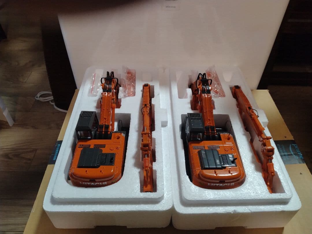 日立建機 350LC 解体機 1/50 2機 - メルカリ