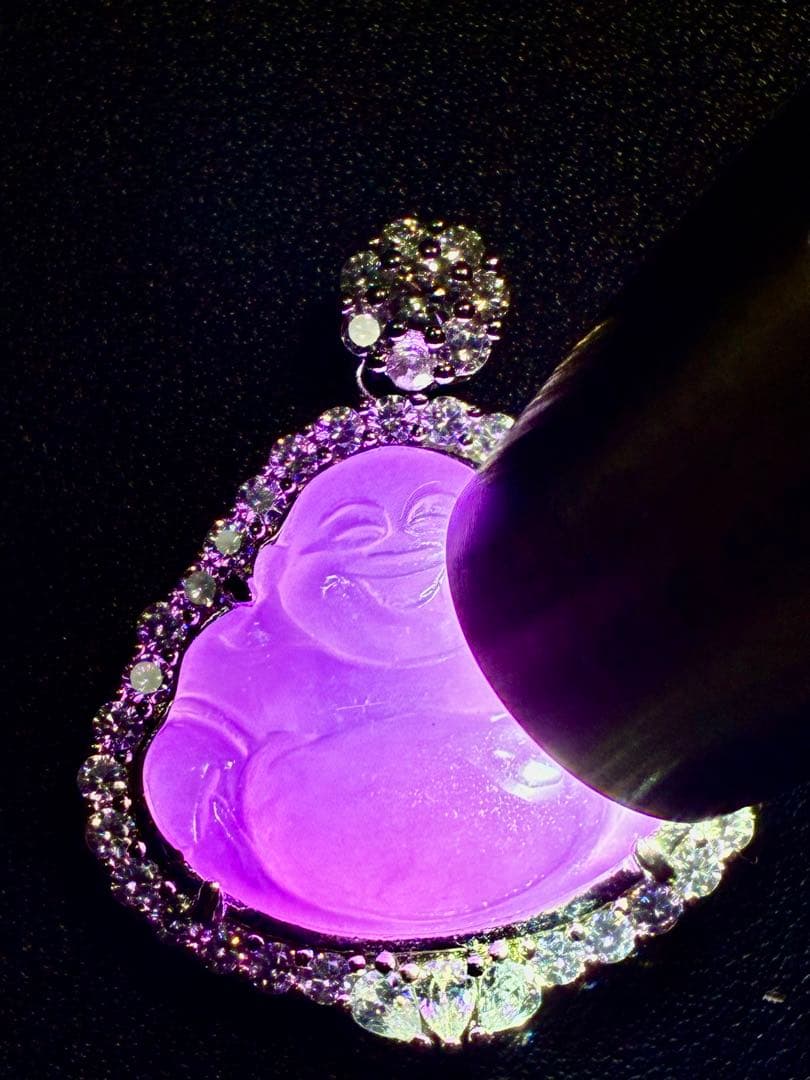 天然石　紫翡翠原石　極細工彫刻高氷種ヒスイ　アンティーク　佛像ヒスイペンダント