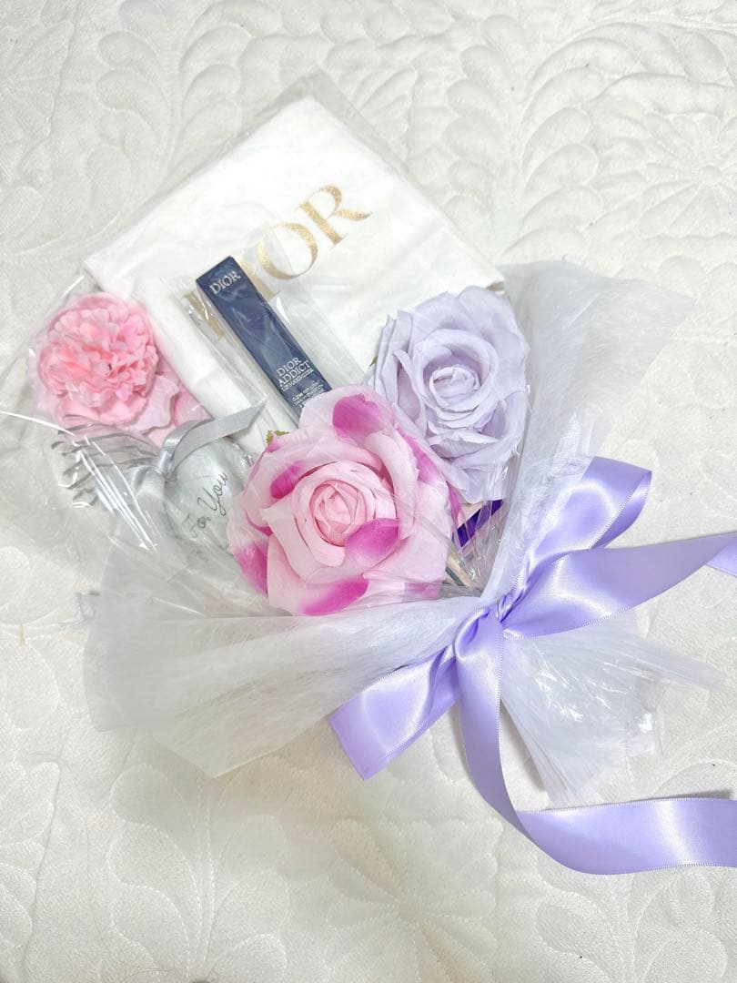 コスメブーケ【Dior】展示品｜誕生日/結婚式/ギフト - メルカリ