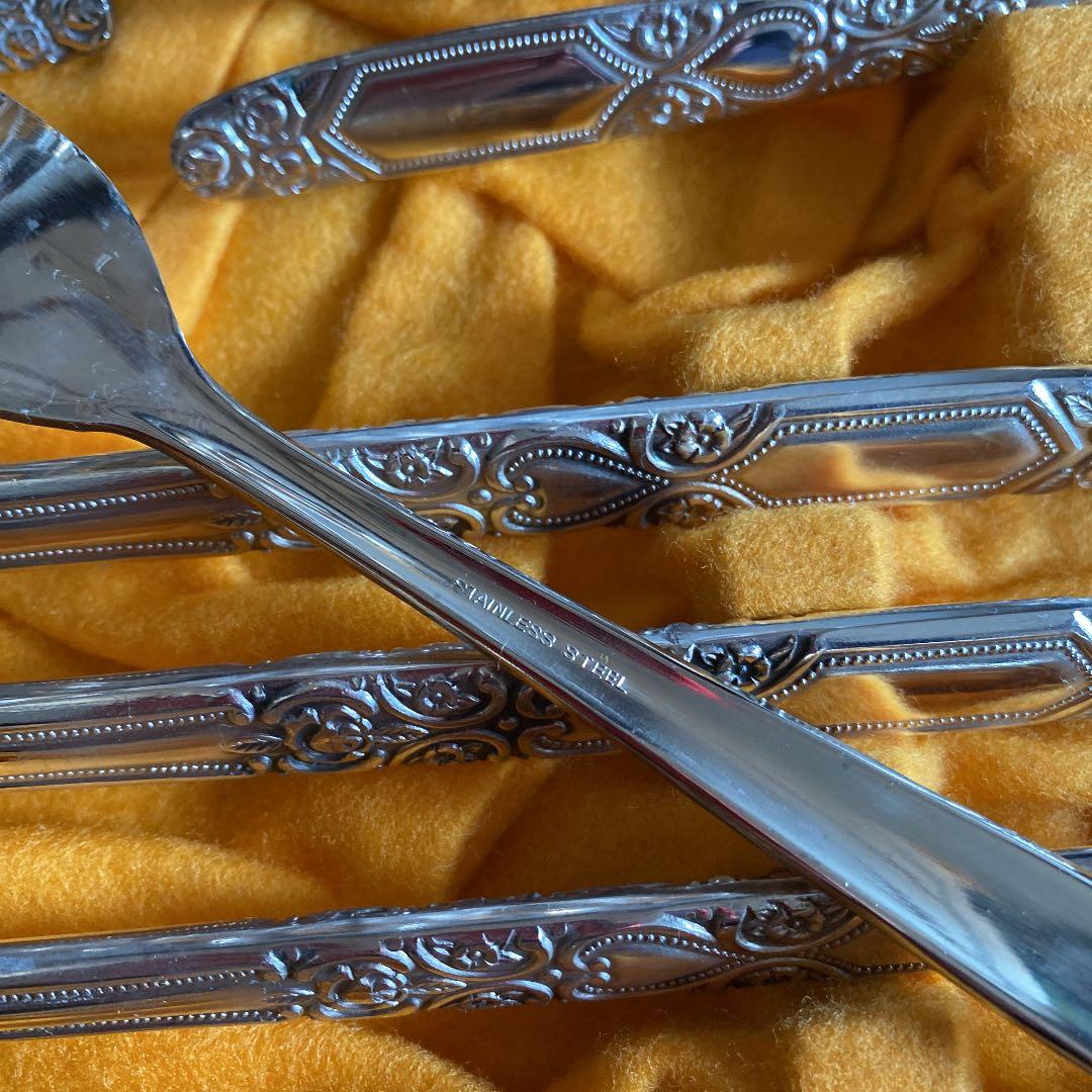 STAINI ESS STEELカトラリーケース付き