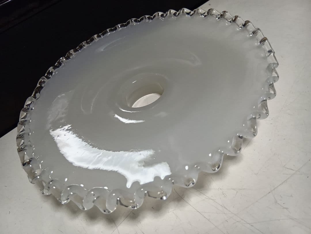 クラシック　フリルドレープ　乳白硝子　真鍮ベース　ペンダント　ランプ