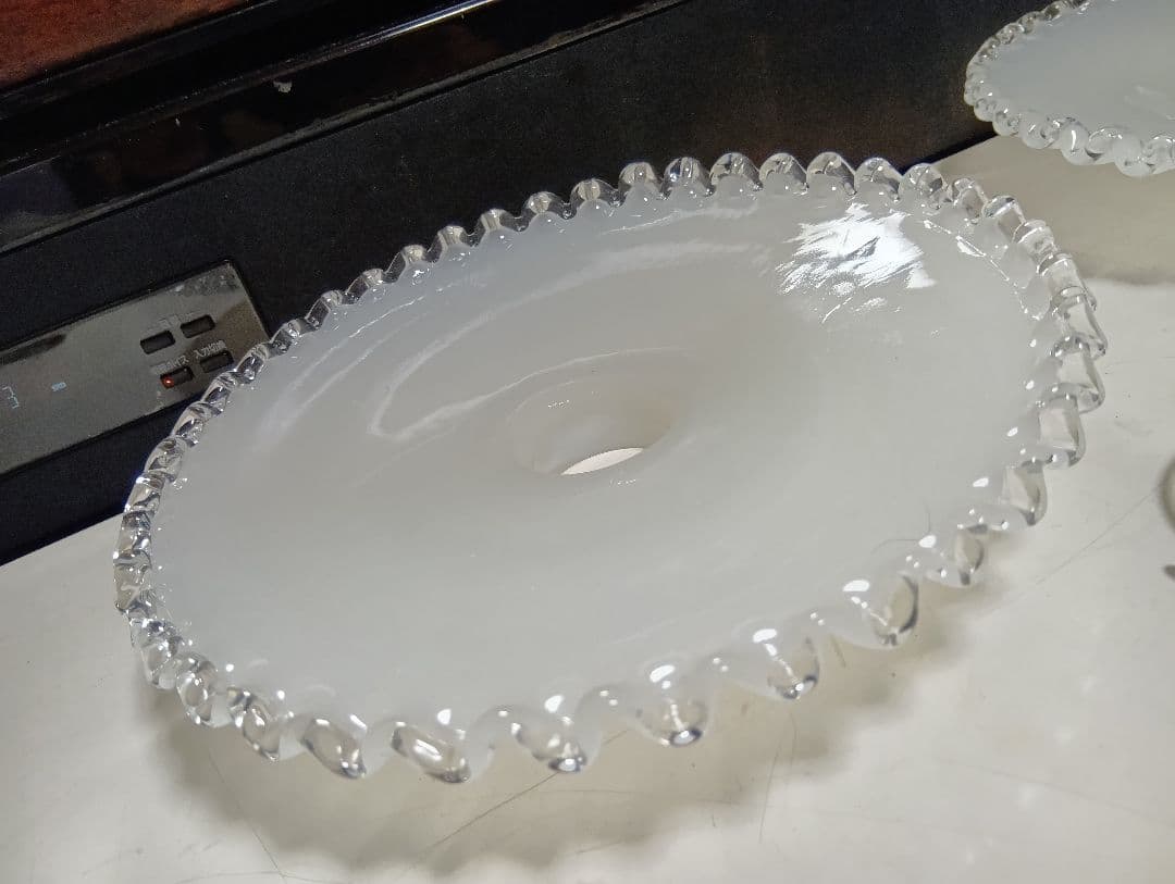 クラシック　フリルドレープ　乳白硝子　真鍮ベース　ペンダント　ランプ