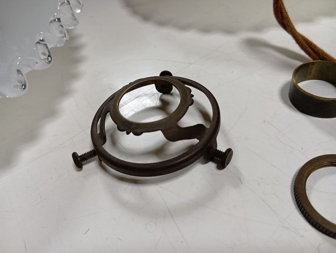 クラシック　フリルドレープ　乳白硝子　真鍮ベース　ペンダント　ランプ