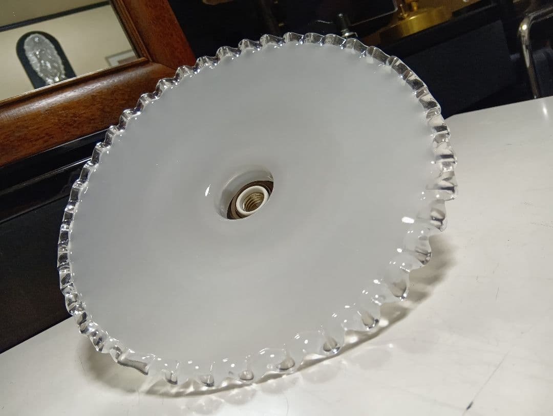 クラシック　フリルドレープ　乳白硝子　真鍮ベース　ペンダント　ランプ