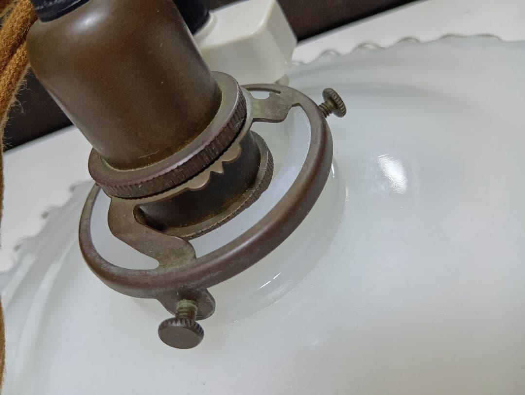 クラシック　フリルドレープ　乳白硝子　真鍮ベース　ペンダント　ランプ