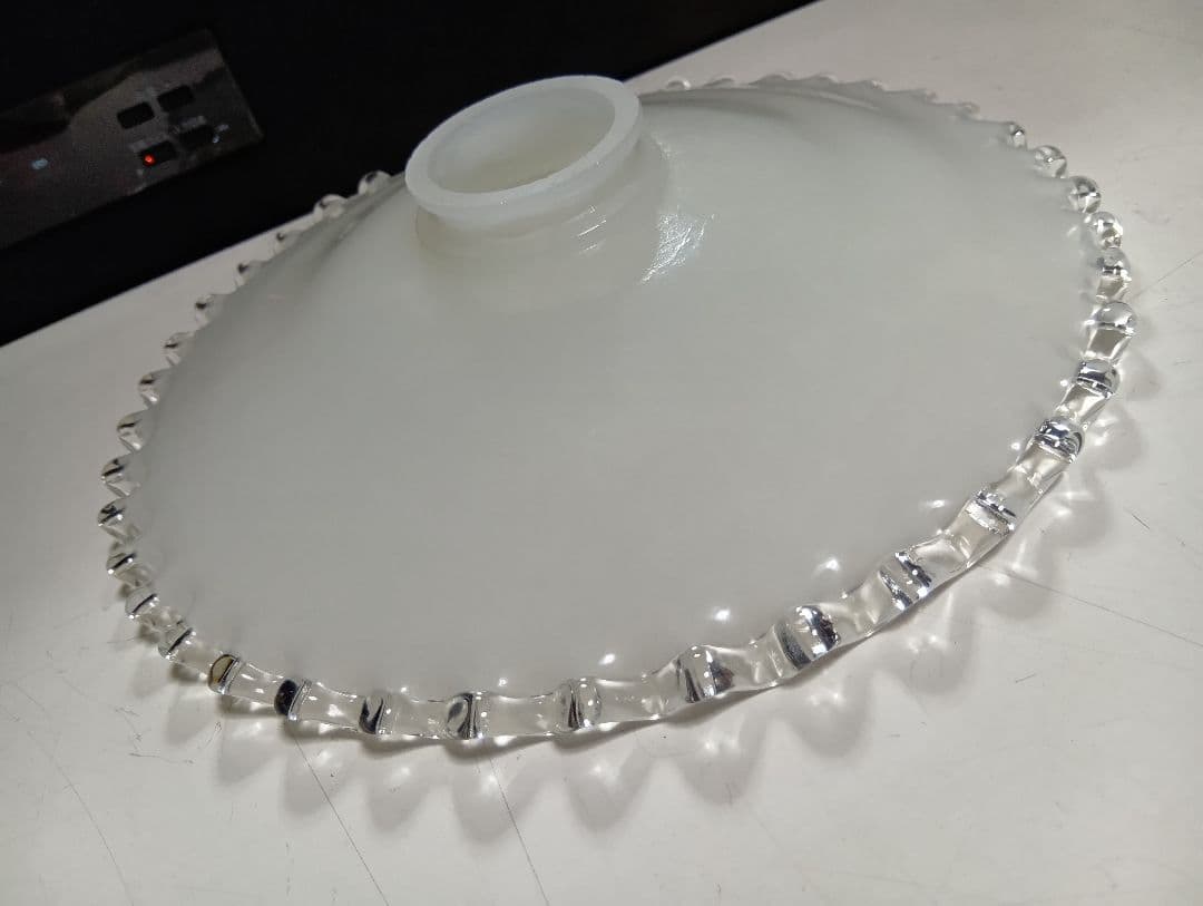 クラシック　フリルドレープ　乳白硝子　真鍮ベース　ペンダント　ランプ