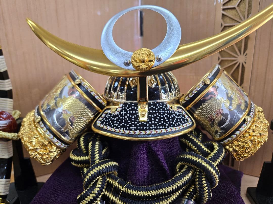 【展示品限り】五月人形　兜　上杉謙信　収納飾り　※閉店セール　S3