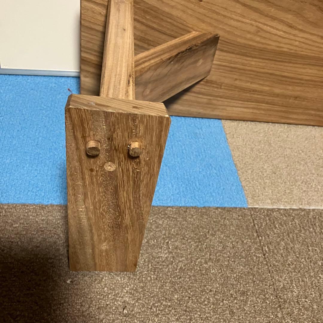 ケヤキのベンチ