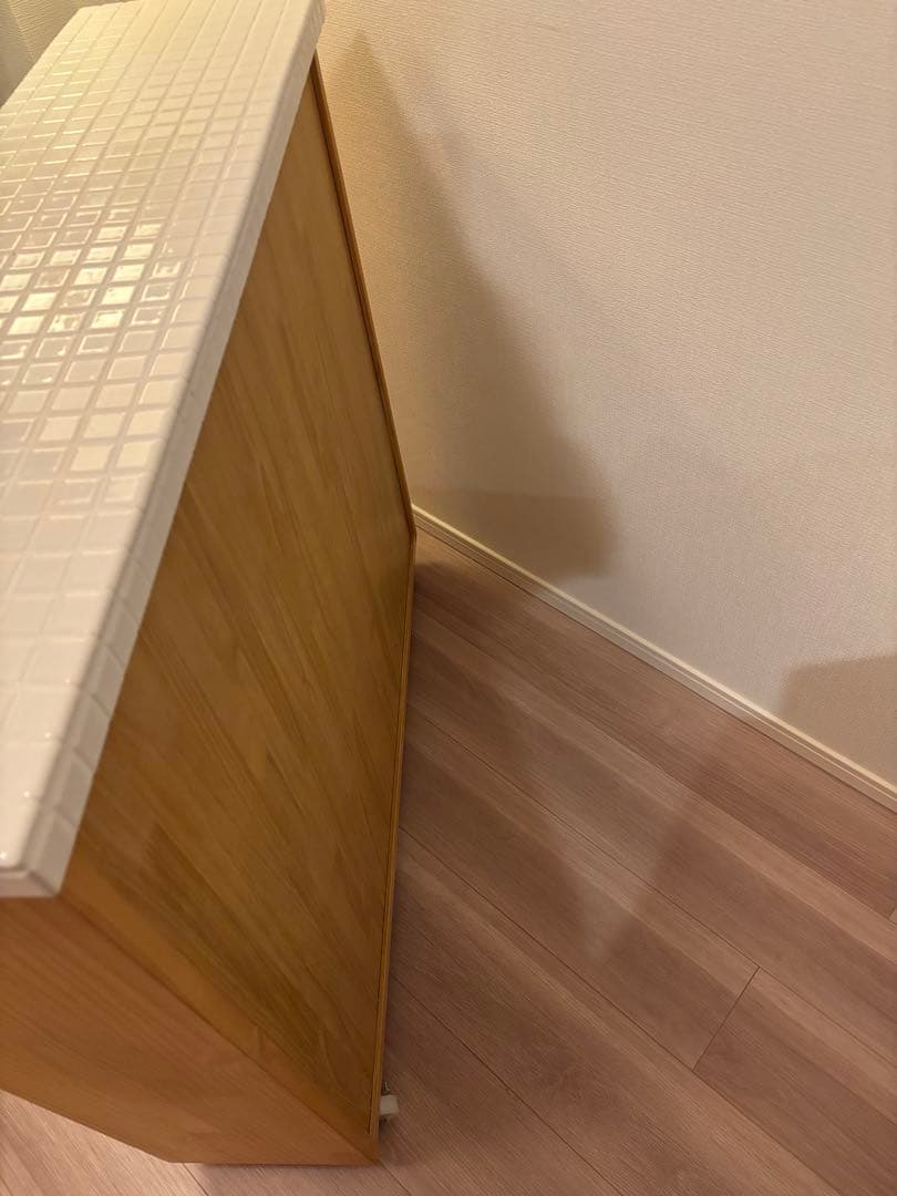 木製オープンシェルフ ホワイトタイル天板