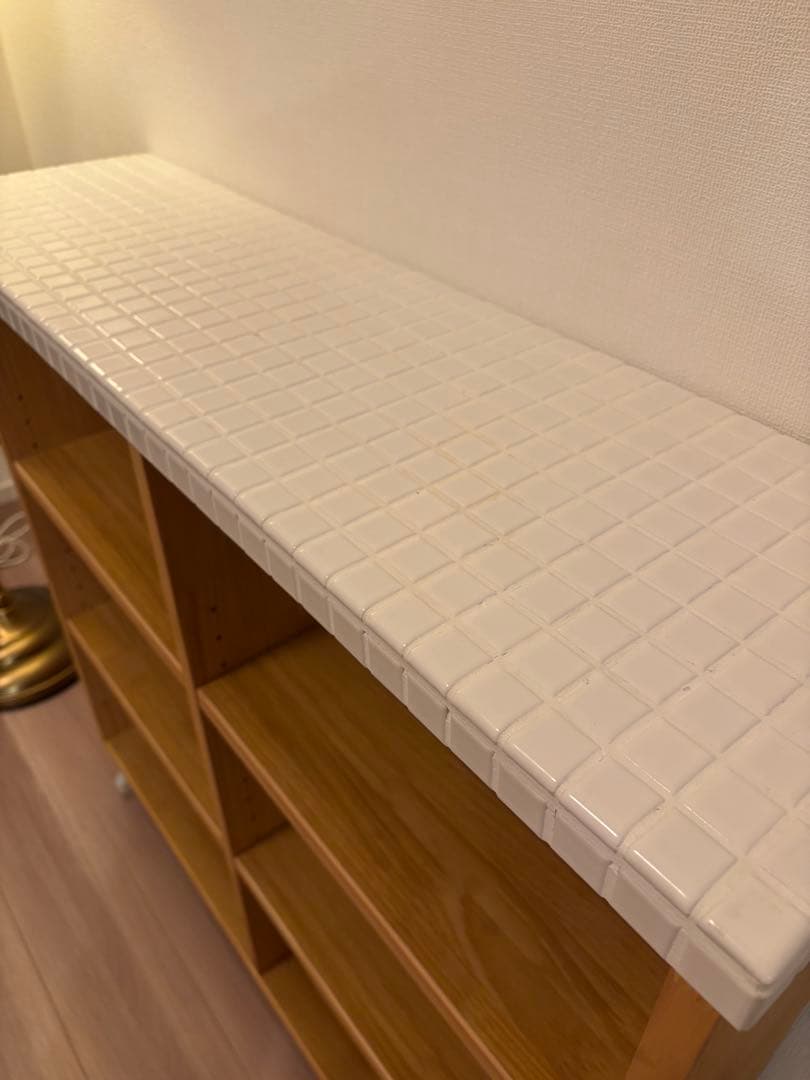 木製オープンシェルフ ホワイトタイル天板