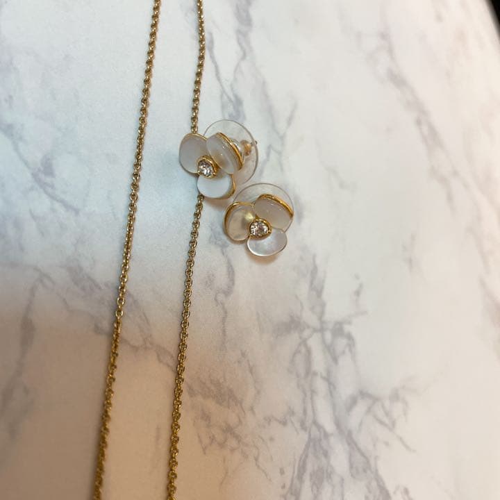 katespade ピアス&ネックレスセット　フラワーモチーフ