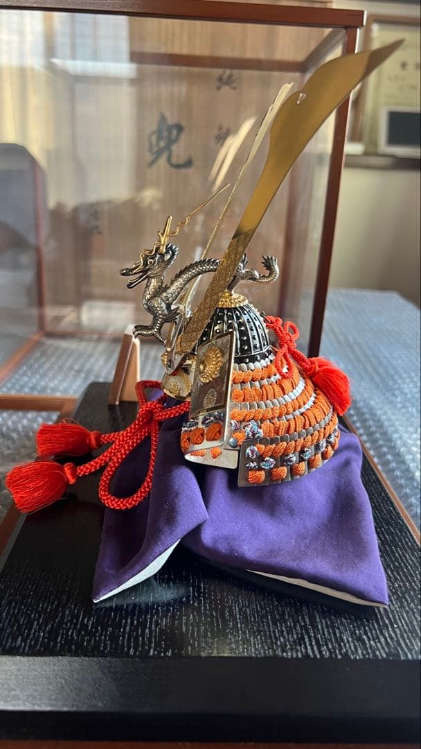 純銀 兜 (剣付) 銀細工 関工芸 武比古 ケース飾り - メルカリ