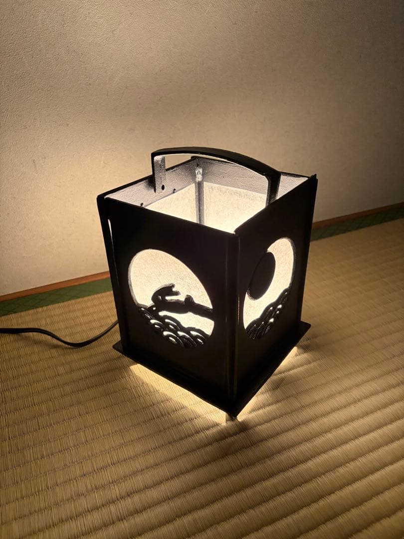 【新品】置き行燈　 波にうさぎ 紙箱入 電装付 鋳鉄製 高岡銅器