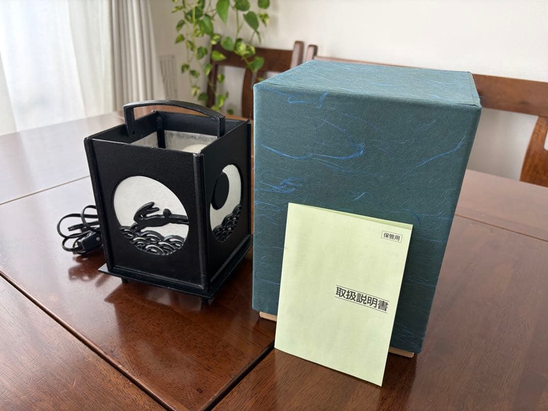 【新品】置き行燈　 波にうさぎ 紙箱入 電装付 鋳鉄製 高岡銅器