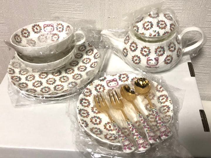 【新品未使用・限定】ハローキティ 花柄 食器 2001年 ティーカップ サンリオ