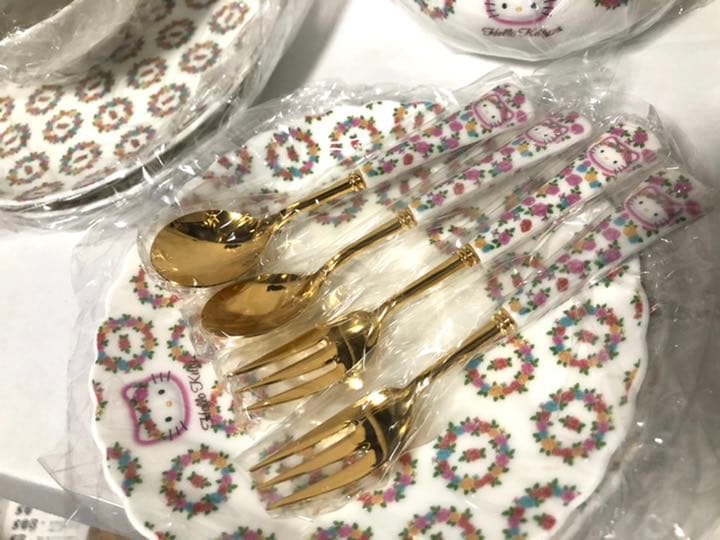 【新品未使用・限定】ハローキティ 花柄 食器 2001年 ティーカップ サンリオ