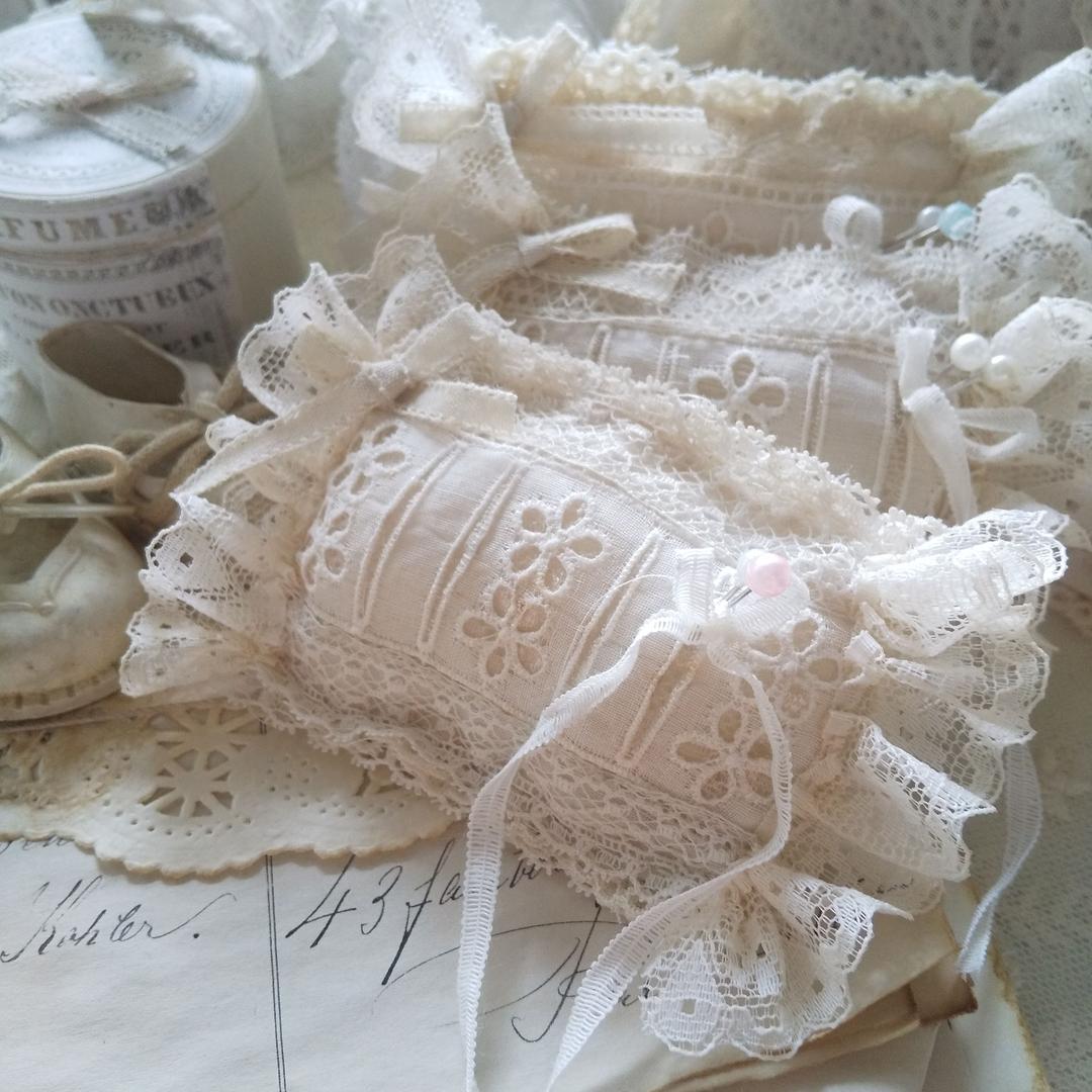 コメント先着**ふわくしゅ♡フィナンシェみたいなminiピロー**