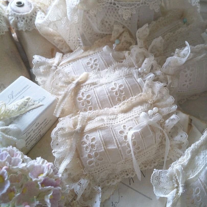 コメント先着**ふわくしゅ♡フィナンシェみたいなminiピロー**