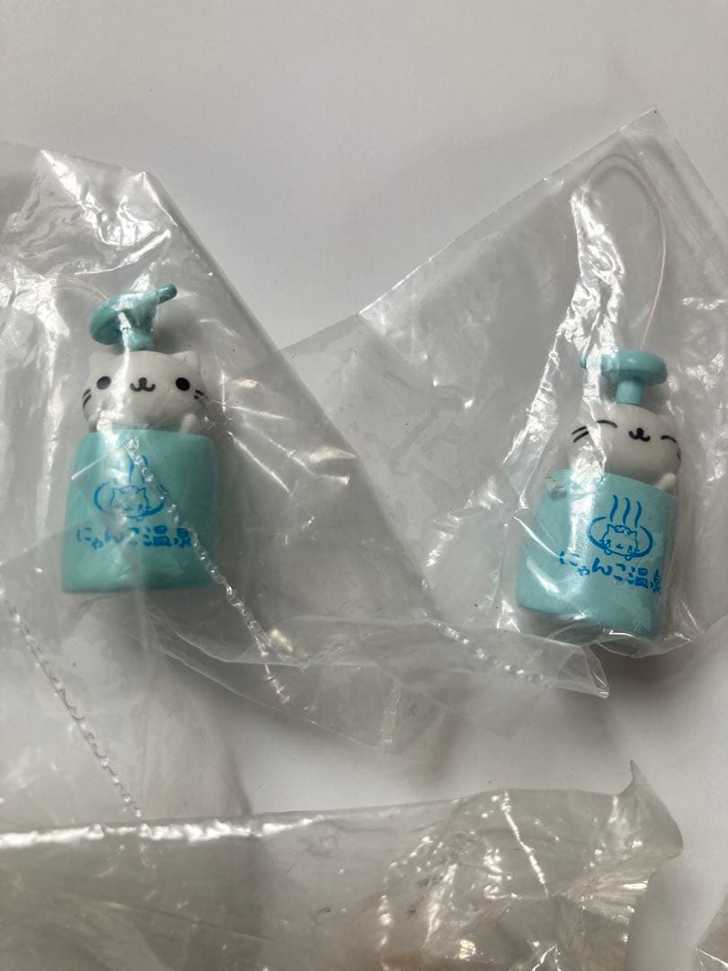 にゃんにゃんにゃんこ　ストラップ16個