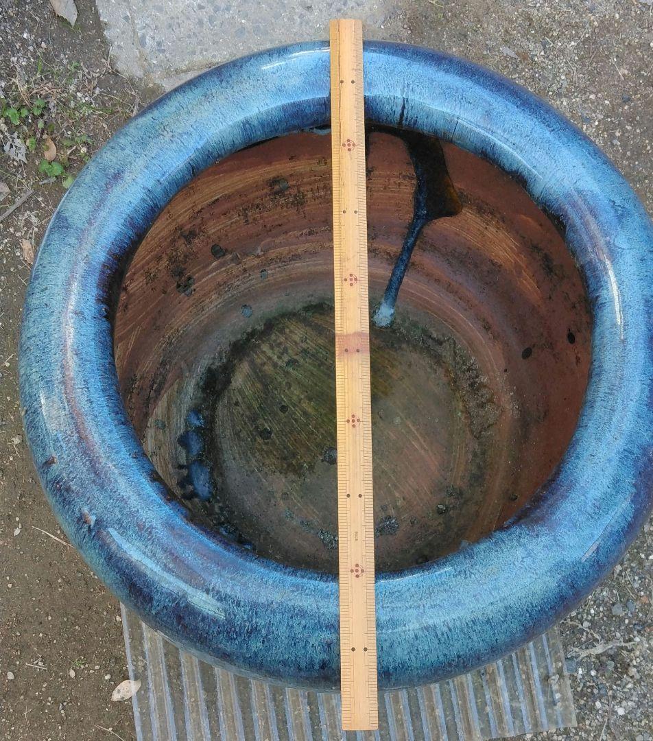 大きめ青色と黒の水鉢 なまこ鉢　火鉢　直径約48cm