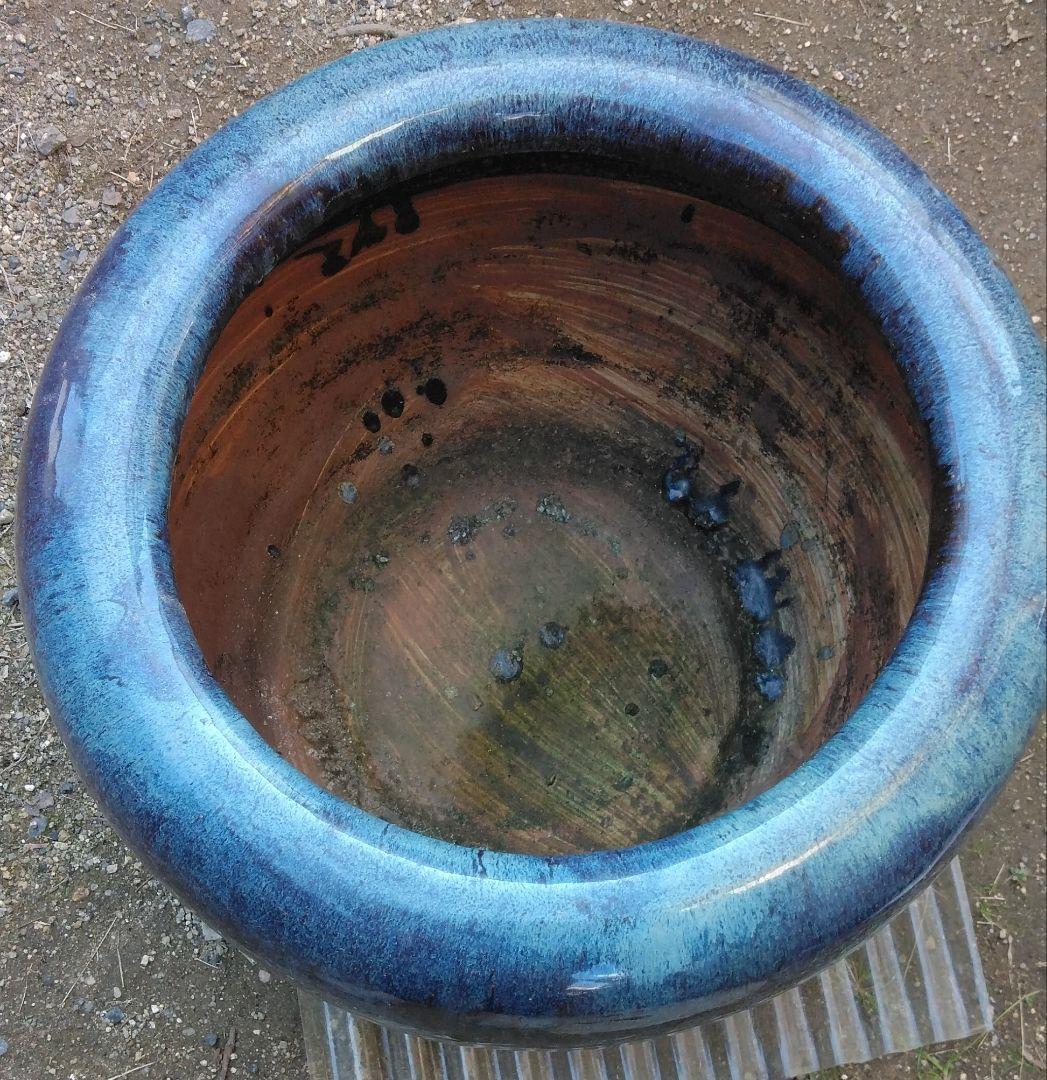 大きめ青色と黒の水鉢 なまこ鉢　火鉢　直径約48cm
