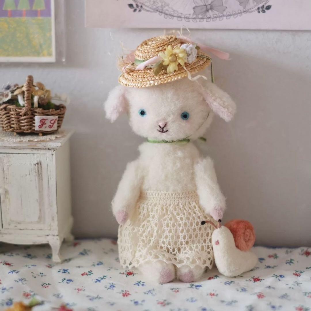 優雅な仔羊ちゃん アーティストベア 海外作家様 ハンドメイド 置物 部屋飾り