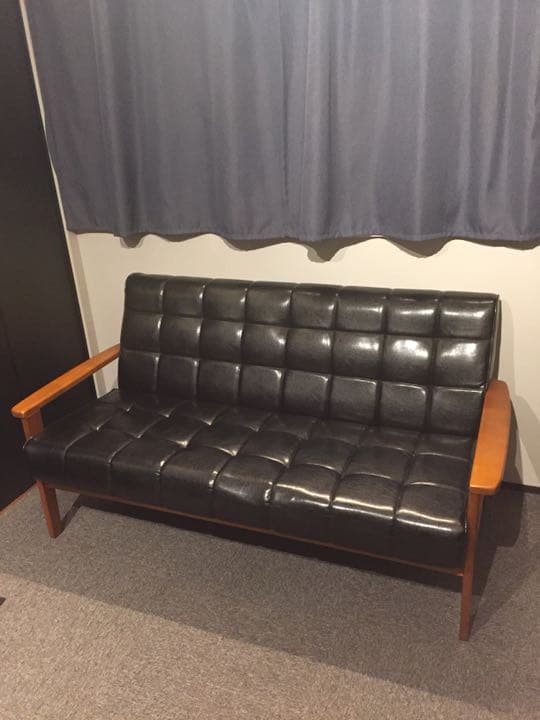 ソファ ヴィンテージ ブラック amazon ACME カリモク