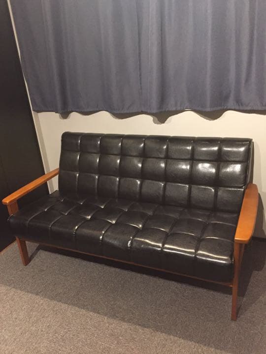 ソファ ヴィンテージ ブラック amazon ACME カリモク