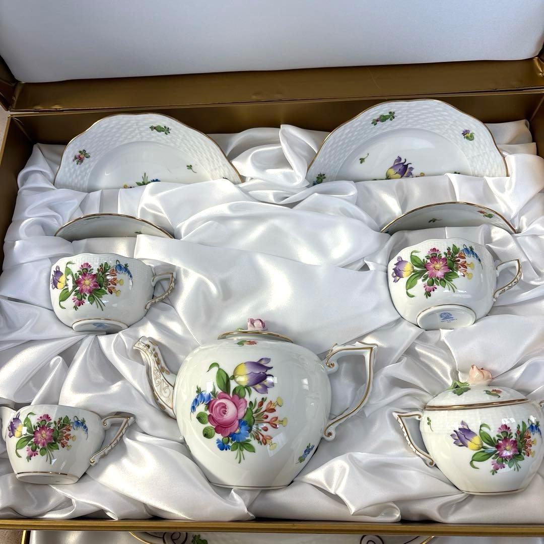 【美品】ハンガリーの名窯ヘレンドの「チューリップブーケ」シリーズのティーセット