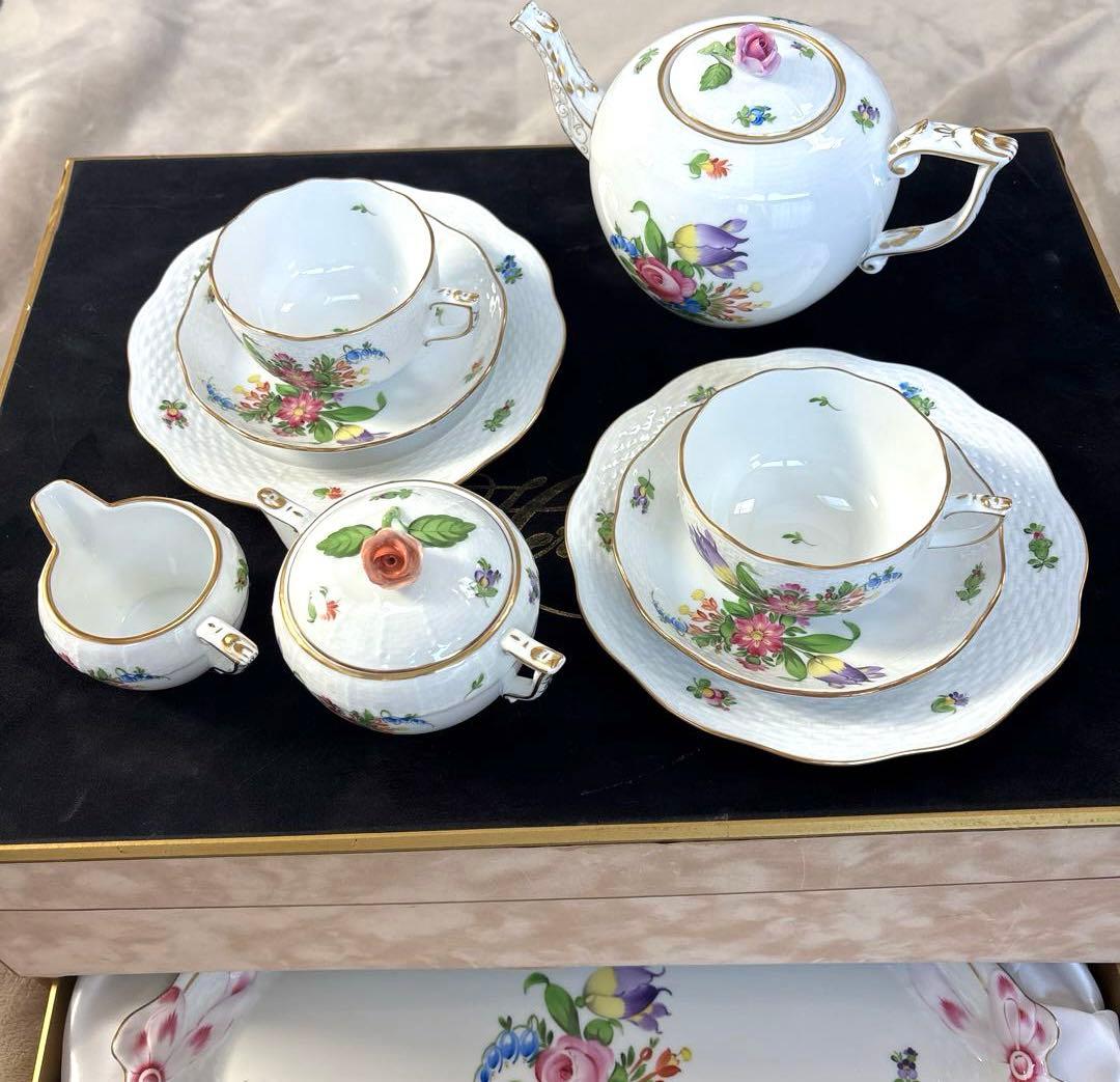 【美品】ハンガリーの名窯ヘレンドの「チューリップブーケ」シリーズのティーセット