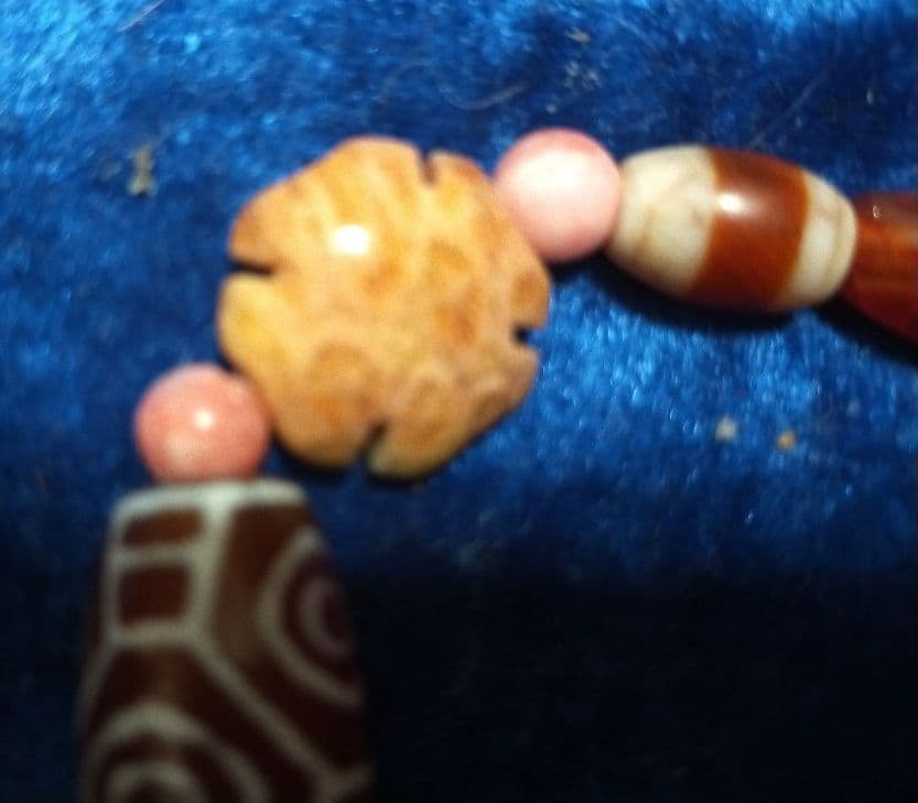 老玉髄赤龍眼・虎牙天珠・龍紋天珠・線天珠　ブレスレット