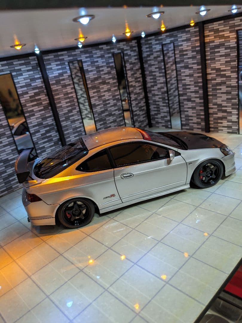 イグニッションモデル1/18　ホンダ インテグラ(DC5)タイプR