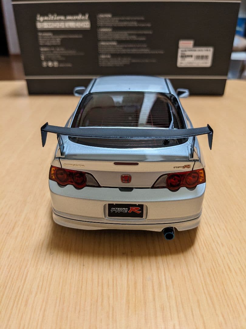 イグニッションモデル1/18　ホンダ インテグラ(DC5)タイプR