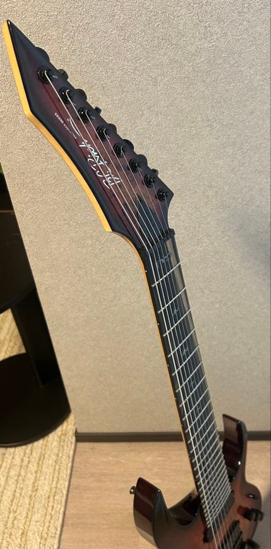 B.C.Rich Shredzilla EVERTUNE/DiMarzio 8弦