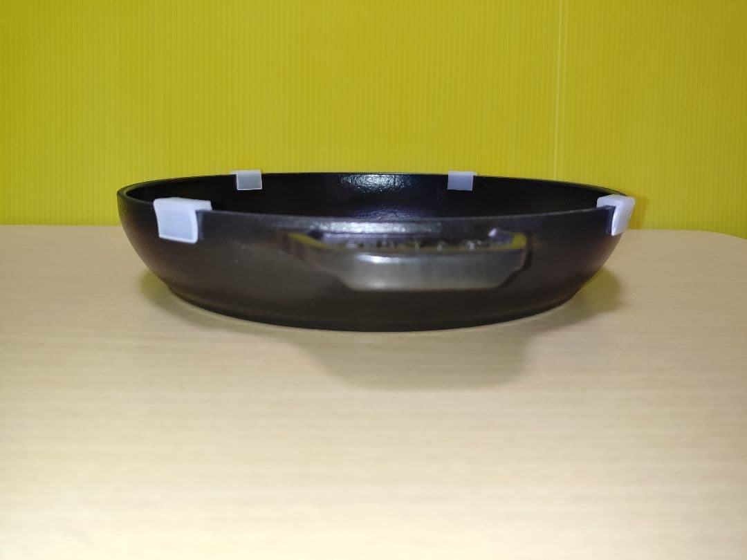 ストウブ　トゥモローランド EDM プレート ブラック 20cm