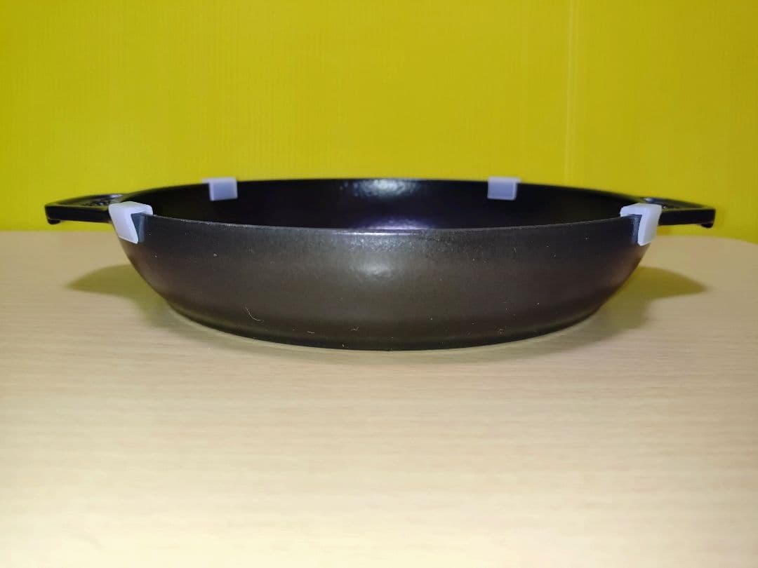 ストウブ　トゥモローランド EDM プレート ブラック 20cm